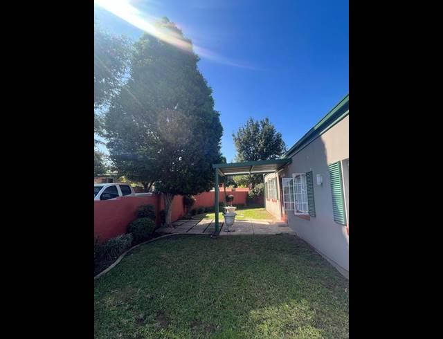 3 BEDROOM HOUSE FOR SALE IN HALFWAY GARDENS